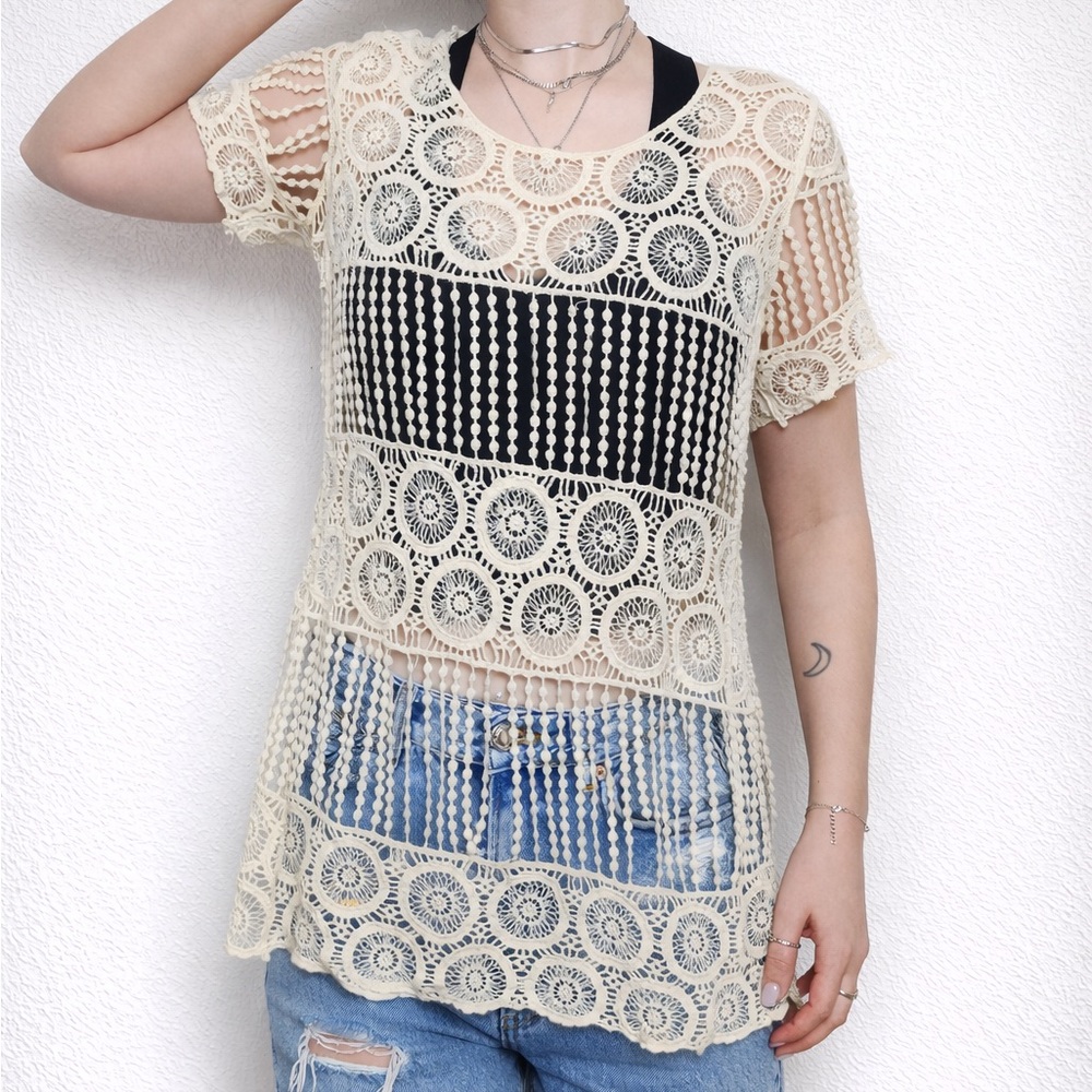 Crochet Lace Short Sleeve Overlay Top - Cream